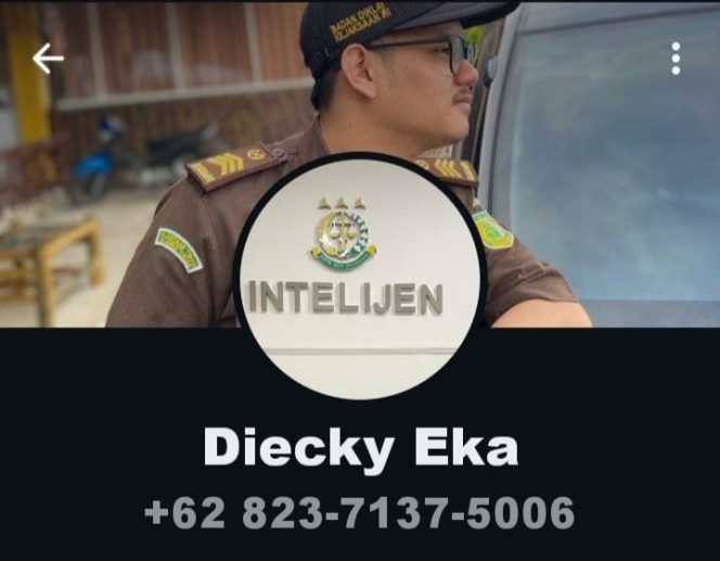 
					Foto profil WhatsApp yang mencatut nama Kasi Pidsus Kejari Kampar (Foto: Istimewa)