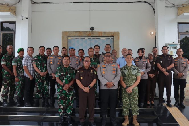 
					Kejari Kampar Perkuat Sinergi dengan Polri dan TNI
