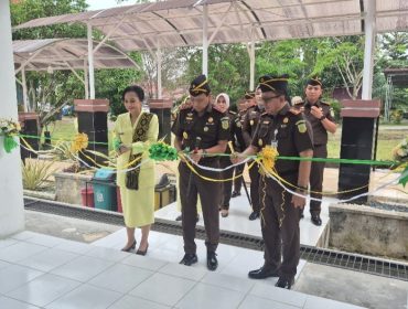 Kajati Riau I Dewa Gede Wirajana meresmikan Gedung di Kejari Kampar (Foto: Istimewa)