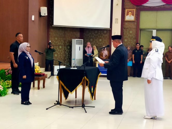
					Ahmad Yuzar Segarkan Birokrasi, Zulhendra Dasat Duduki Kursi Kadis Kesehatan