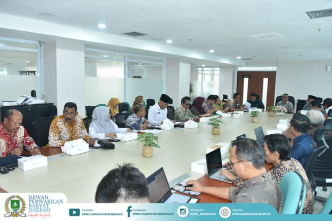 
					Pansus IV DPRD Bengkalis Perkuat Substansi Ranperda Jaminan Sosial Ketenagakerjaan Bersama Kemenaker